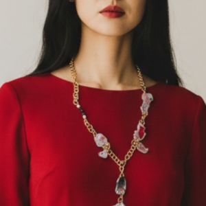Collana più orecchini “kiss” Essenza Donna